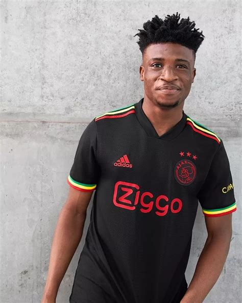 voetbaltenue ajax